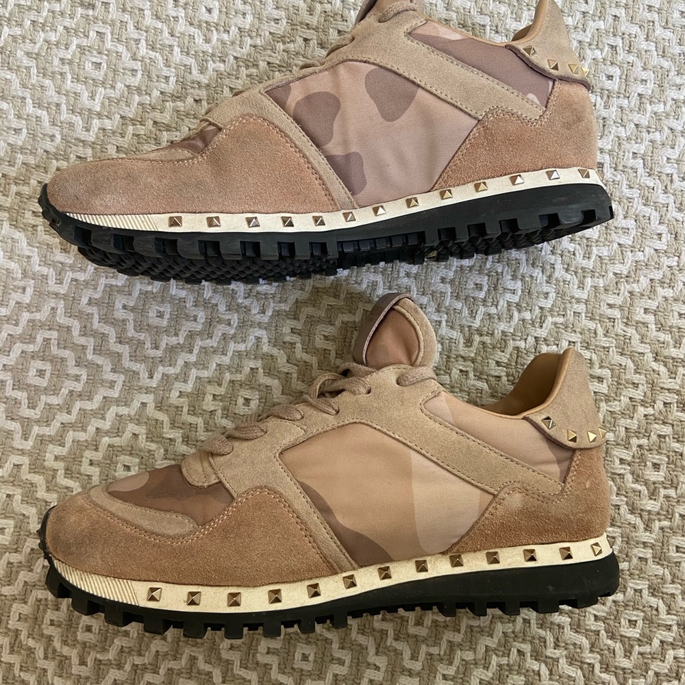 Valentino Rockstud Sneakers